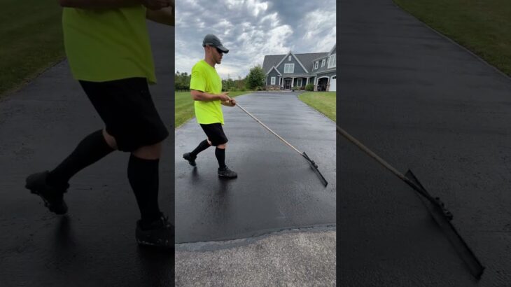 How to prep a Driveway 🧹 | #Satisfying #Asphalt #Sealcoating #Business