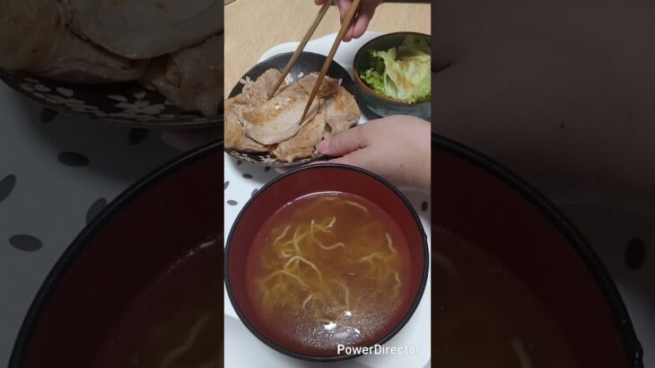 独身40代の食生活7月6日　豚肉生姜焼き　かけラーメン　レタス