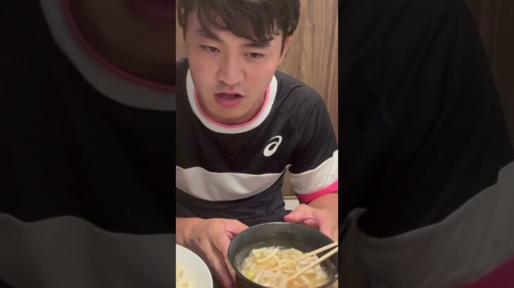 うどんの食レポがわけの分からない人😊